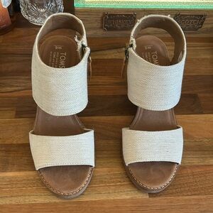 BN women's Toms 6-W high heel sandal